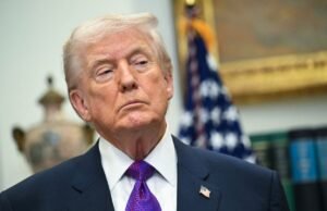 Trump atacou pessoalmente os republicanos que condenaram o vídeo racista que retratava Obama como um macaco, afirma o relatório.