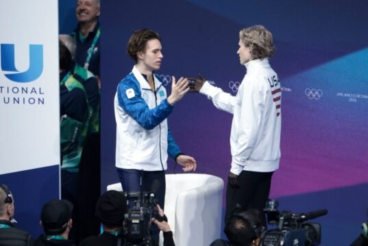 Mikhail Shydorov revelou o que Ilya Malinin lhe disse depois de ganhar o ouro olímpico