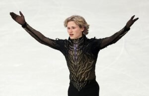 O atleta olímpico Ilya Malinin revelou se defenderá seu título mundial