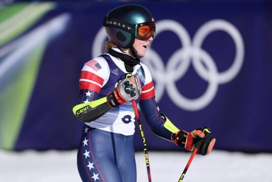 Mikaela Shiffrin sofreu um resultado olímpico decepcionante no slalom gigante