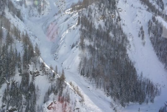 Dois esquiadores morreram em uma avalanche no norte da Itália