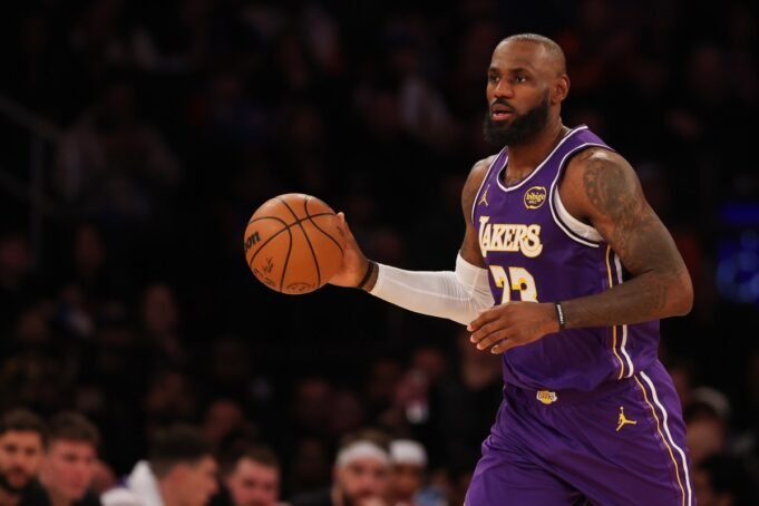 LeBron-James-vs-Knicks.jpg