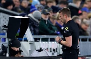 O chefe de arbitragem da UEFA emitiu um aviso VAR ao admitir que o uso da tecnologia foi longe demais