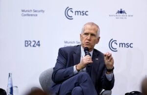 Senador republicano chama Trump de ‘irresponsável’ sobre ameaça da Groenlândia