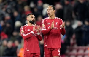 Virgil van Dijk responde a perguntas sobre o futuro de Mohamed Salah no Liverpool