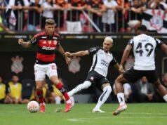 O atraso do VAR gerou indignação no Brasil, já que o técnico ficou atordoado após o incidente bizarro