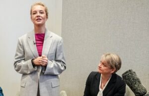 Depois que Alexei Navalny foi envenenado pela Rússia com toxina de sapo-dardo, o Reino Unido disse