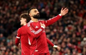 Mohamed Salah oferece vislumbres de glórias passadas, mas permanecem dúvidas sobre o futuro