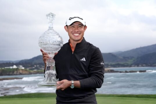 Colin Morikawa segura Scotty Scheffler para acabar com a seca de títulos em Pebble Beach