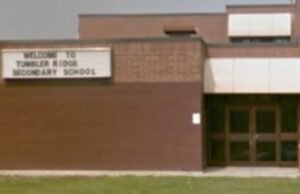 Pelo menos nove pessoas foram mortas em um tiroteio em massa em uma escola na Colúmbia Britânica, disse a polícia canadense