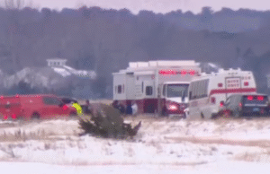 Dogwalker morre após cair no gelo em Cape Cod, enquanto a busca por seu marido é suspensa