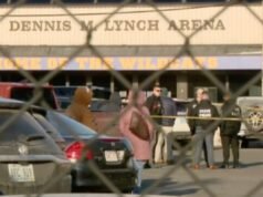 Um tiroteio em massa em uma pista de gelo em Rhode Island deixou um morto e vários outros feridos