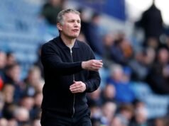 O chefe do Wrexham, Phil Parkinson, respondeu às corajosas afirmações de Rob McElhaney sobre segurança no emprego