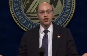 Tom Homan, do SNL, oferece palestra estimulante do ICE: ‘Todos vocês me fazem parecer adultos razoáveis e sofisticados’