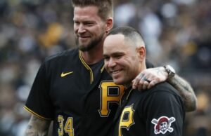 O técnico do Pirates traz o arremessador All-Star aposentado como mentor de treinamento de primavera