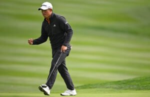 Collin Morikawa sobrevive à pressão final de Scotty Scheffler para conquistar o AT&T Pebble Beach Pro-Am pela primeira vitória em anos.