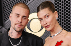 Justin e Hailey Bieber usam broches ‘ICE OUT’ no Grammy