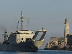 Navio mexicano que transporta suprimentos humanitários entra no porto de Havana