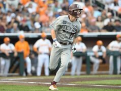 A estrela outfielder do Texas A&M teve um desempenho estelar na abertura da temporada de 2026