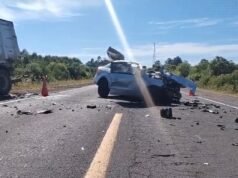 Dois mortos e dois feridos em colisão entre carro e caminhão na BR-290 em Rosário do Sul
