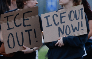 Boletim Campus Radical: Currículo Anti-ICE nas aulas de geografia, indignação de professores de jardim de infância trans