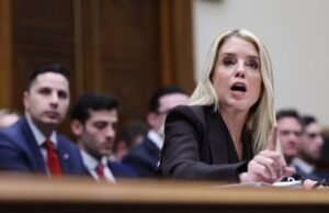 O DOJ supostamente rastreou o histórico de pesquisa dos democratas nos arquivos de Jeffrey Epstein