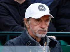 O primeiro-ministro britânico Starmer condena os comentários do bilionário Jim Ratcliffe sobre imigração e exige desculpas