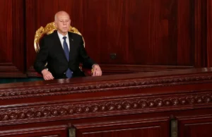 Polícia tunisina prende deputado por zombar do presidente