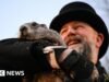 Punxsutawney Phil aparece para o Dia da Marmota