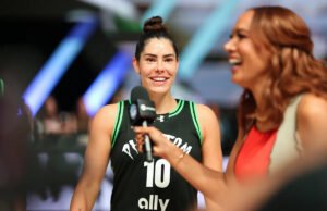 Inigualável: Kelsey Plum atinge a vitória do jogo na vitória do Phantoms por 72-68, conquistando o primeiro lugar nos playoffs