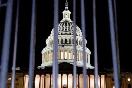 Paralisação parcial do governo atinge o DHS depois que os democratas explodem na imigração