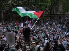 A polícia de NSW suspende as restrições aos protestos em todo o estado após o ataque terrorista de Bondi