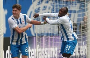 O atacante do Hansa Rostock, Ryan Naderi, está indo para o Reino Unido para fazer um exame médico com o Rangers