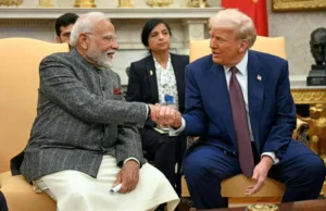 O presidente Trump diz que os EUA reduzirão as tarifas sobre a Índia para 18% depois que o primeiro-ministro Modi concordar em suspender as compras de petróleo bruto russo