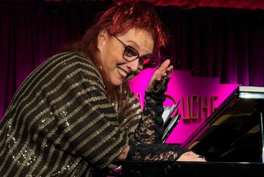 Cida Moreira reacende o fogo de Angela Ro Ro com mais solidariedade na volta do show ‘Me calmo danando’ no Rio