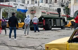 Legisladores do Partido Republicano exigiram que Trump congelasse as licenças comerciais restantes de Cuba