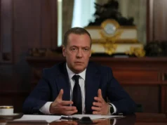 Medvedev, da Rússia, elogia Trump, mas duvida da ameaça dos submarinos dos EUA