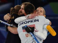 Jogos Olímpicos de Inverno de 2026: Cori Thiese, da equipe dos EUA, Corey Dropkin levam a prata na dramática final de curling