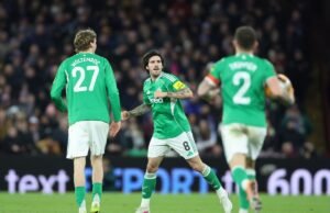 Sandro Tonali marcou dois na vitória do Newcastle sobre o Aston Villa, de 10 jogadores, na FA Cup