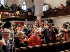 Toda a diversão: rugindo em uma igreja de Londres
