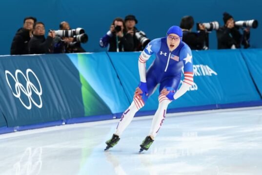 Stolz nega De Boo novamente ao selar o recorde olímpico da medalha de ouro nos 500m