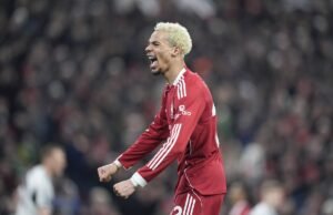 Hugo Ekitike tem uma influência de Torres neste time do Liverpool