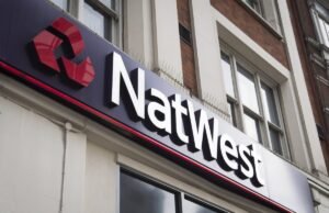 Os lucros aumentaram quando o NatWest pagou £ 495 milhões em bônus aos funcionários