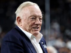 Jerry Jones planeja ‘estourar o orçamento’ em agência gratuita para ajudar os Cowboys defensivamente