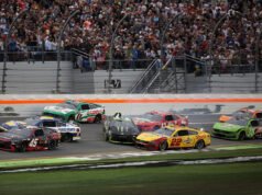 Daytona 500: Os campeões Tyler Reddick, Michael Jordan e Denny Hamlin elogiam Riley Herbst por inspirar Reddick à vitória