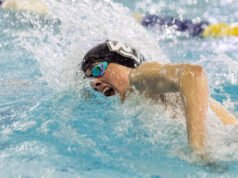 West Ottawa Swim vence o encontro do OK Red por um ponto; Holland Christian vence Lakeshore