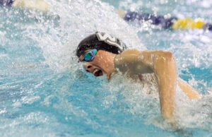 West Ottawa Swim vence o encontro do OK Red por um ponto; Holland Christian vence Lakeshore