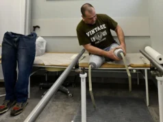 As oficinas de próteses e órteses da Rússia estão cheias de soldados feridos