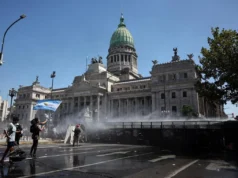 Senado da Argentina aprova reformas trabalhistas apoiadas por Milay
