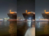 Vídeo: Navio cargueiro bate em duas balsas no porto de Santos